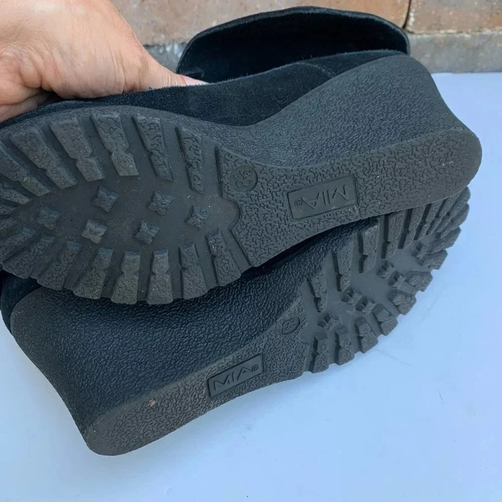 MIA Wedge Black Fold-over Bootie Size 8.5